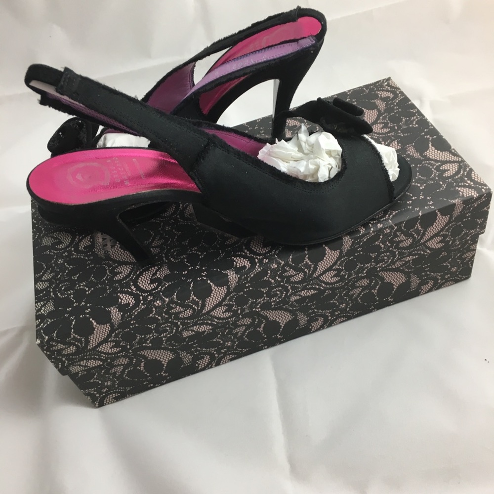 Ursula Mascaro black silk sandal with flower